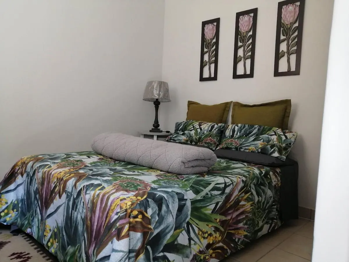 Homestay Froggy At The Pond Apartment Simon's Town